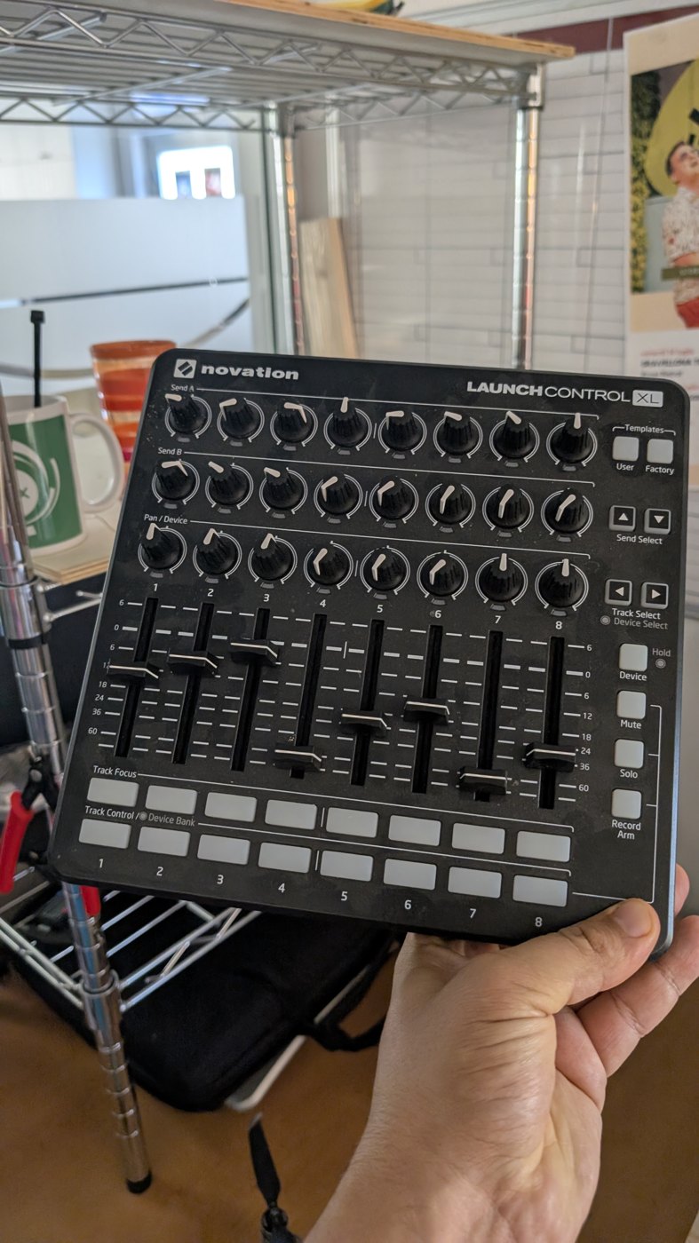Novation launch control xl mk2